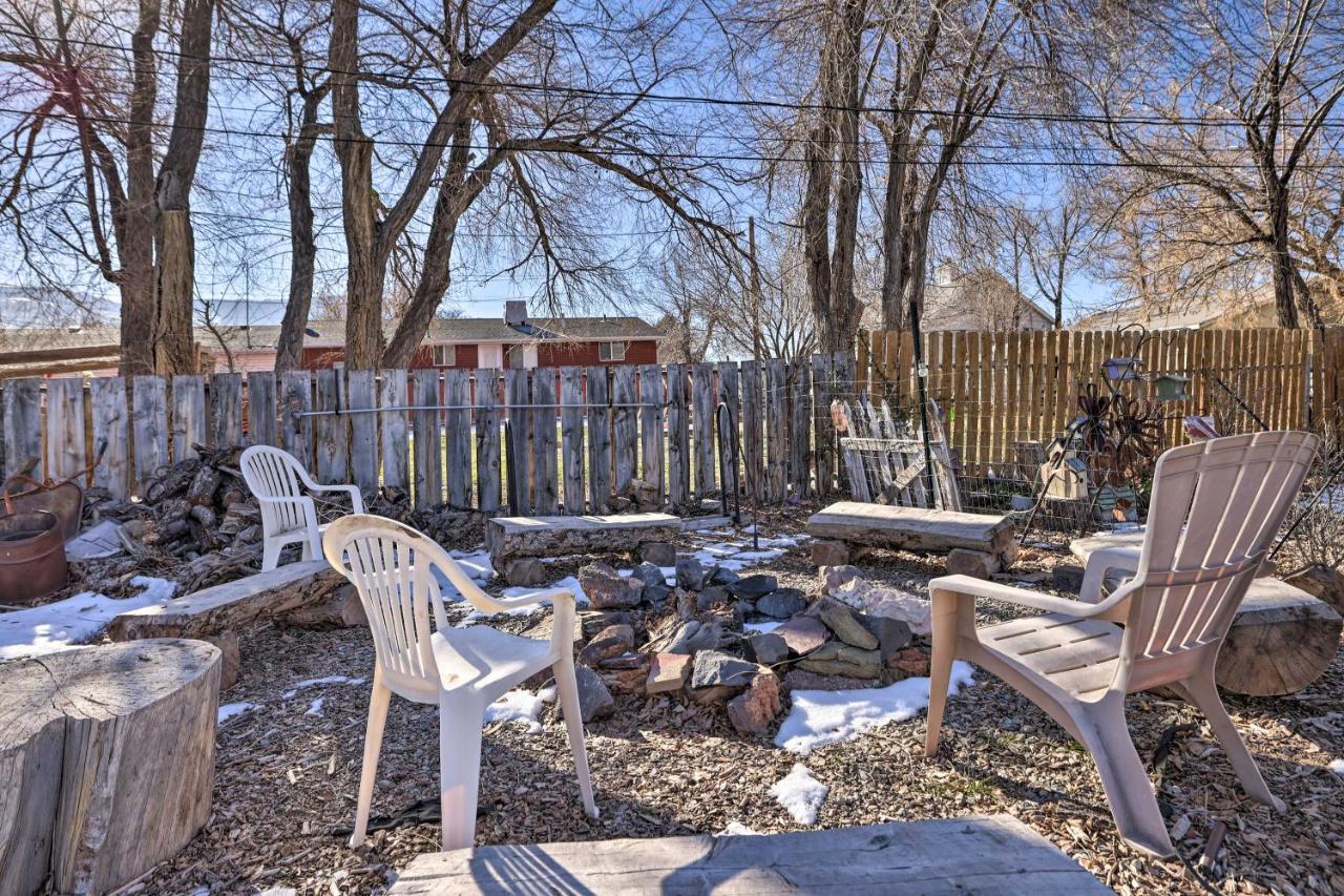 Cozy And Vintage Cedar City Apartment With Fire Pit! Kültér fotó